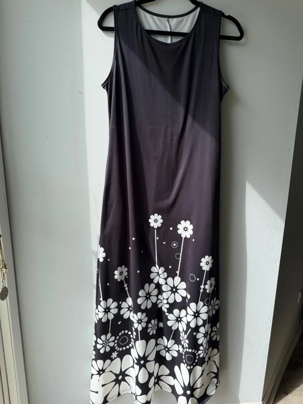 Sleeveless Black Floral Maxi Dress - White Flower Print size L - Picture 1 of 1